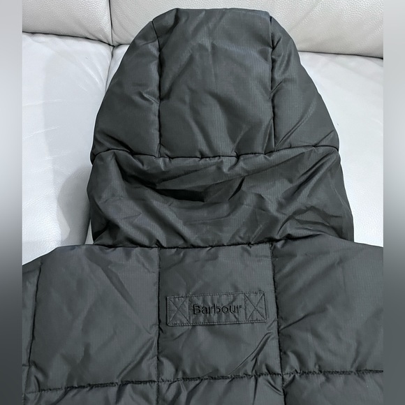 NWT - Barbour Snowfell Quilted Unisex Jacket - Men Size M/Women Size L - Picture 12 of 13